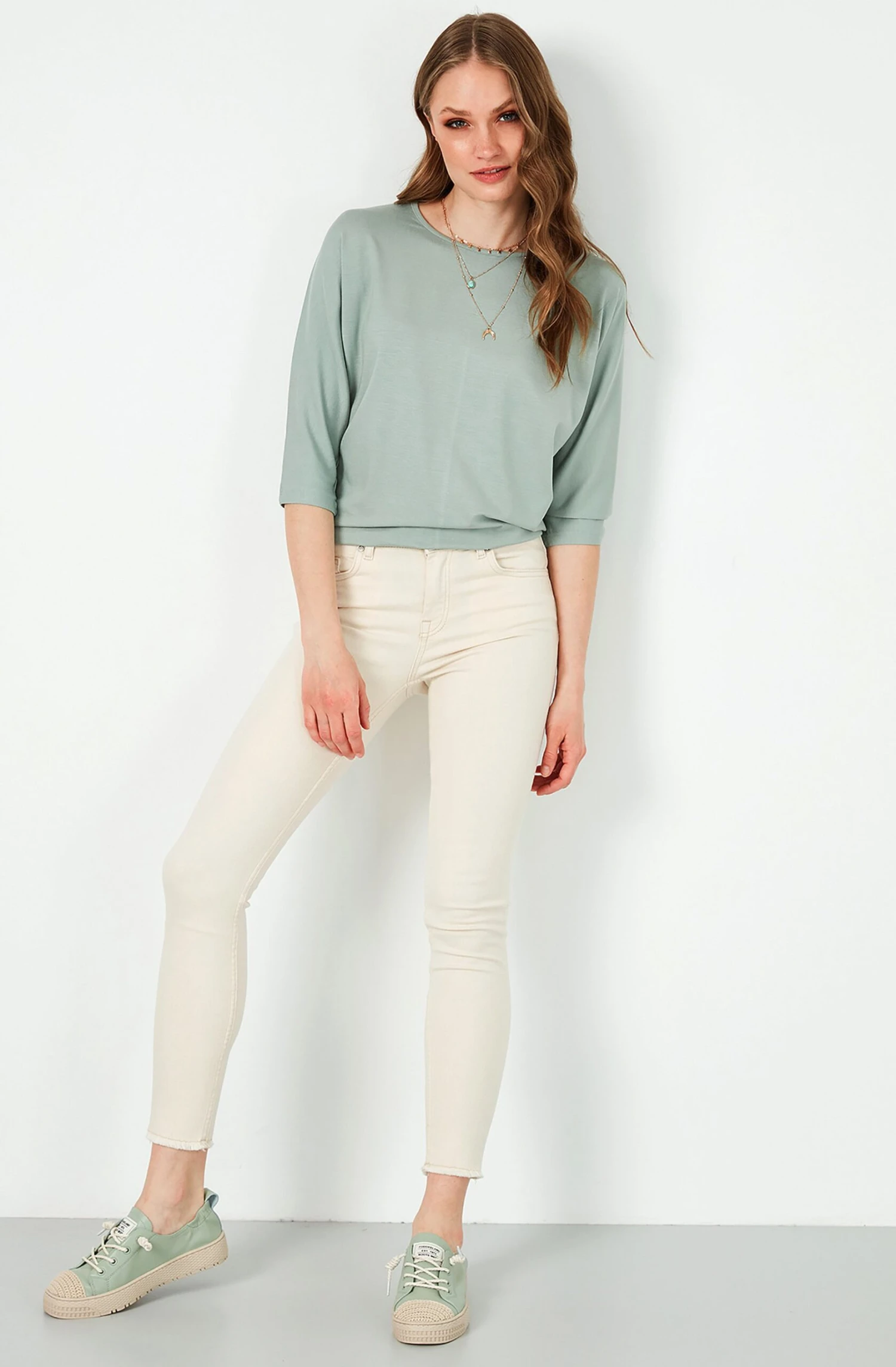LELA Crew Neck- Longsleeve - Almond Green - Afbeelding 3