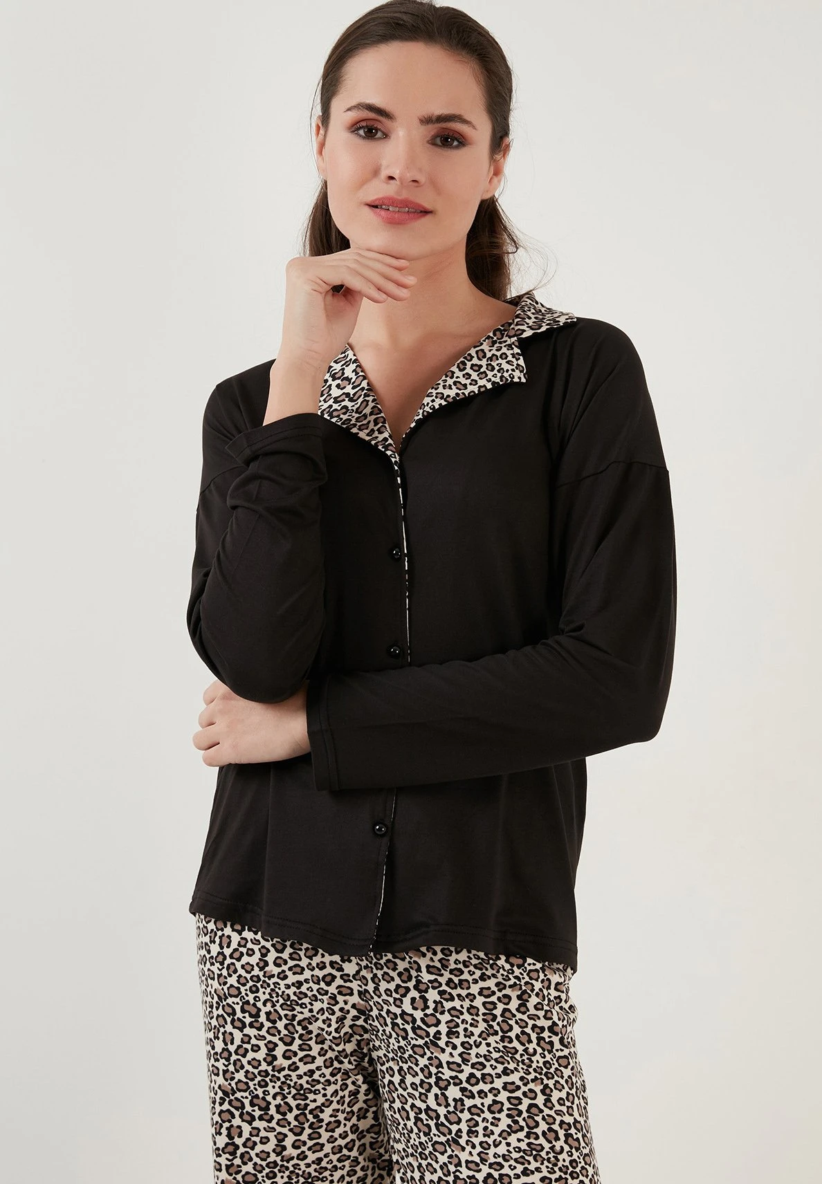 LELA Soft Touch - Pyjama - Leopard Black - Afbeelding 6