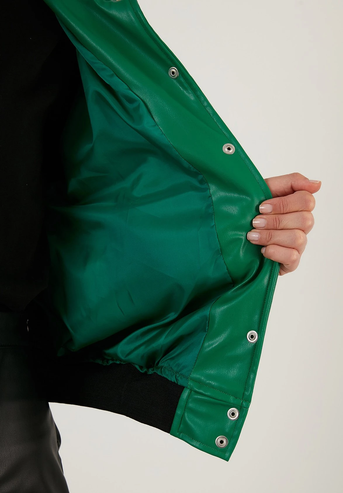 LELA Loose Fit - Imitatieleren Jas - Benetton Color - Afbeelding 4