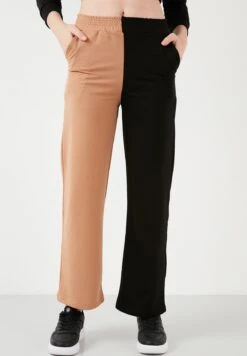 LELA Regular Fit - Trainingsbroek - Biscuit Color/Black