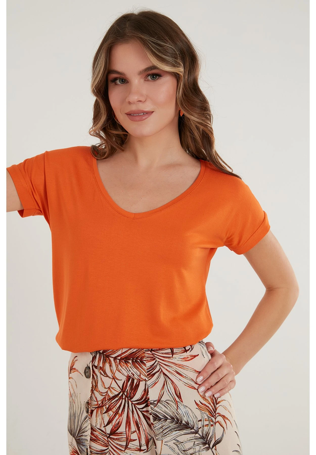 LELA V Neck- T-Shirt Basic - Orange Color - Afbeelding 4