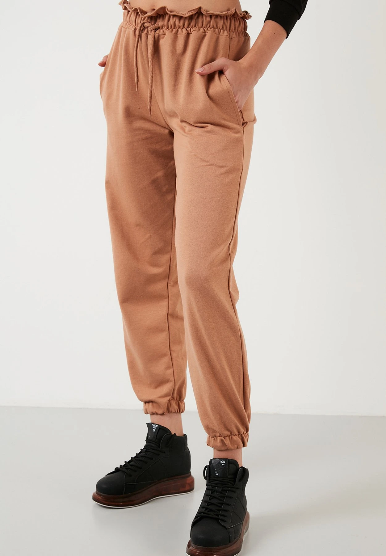 LELA Regular Fit - Trainingsbroek - Biscuit Color - Afbeelding 4