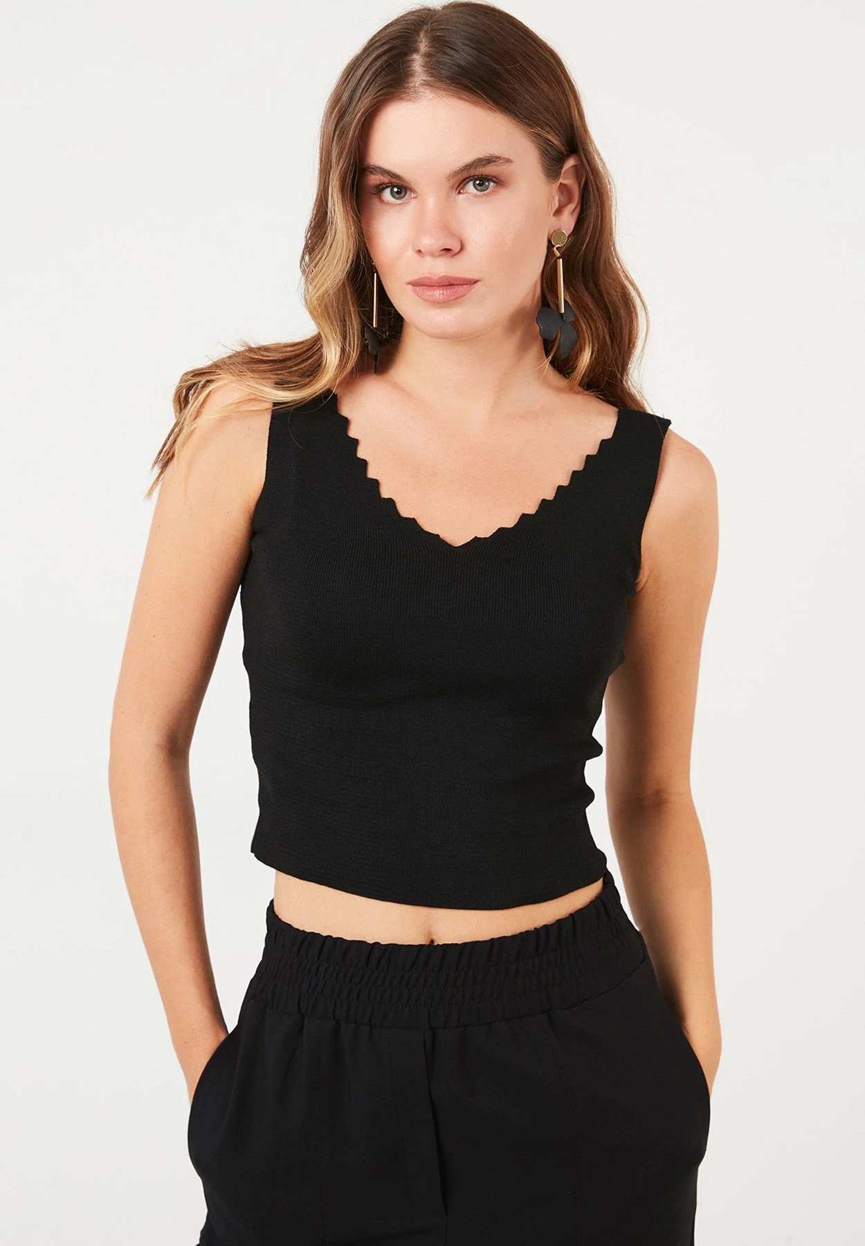 LELA Regular Fit - Top - Black