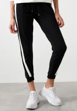 LELA Slim Fit - Trainingsbroek - Black