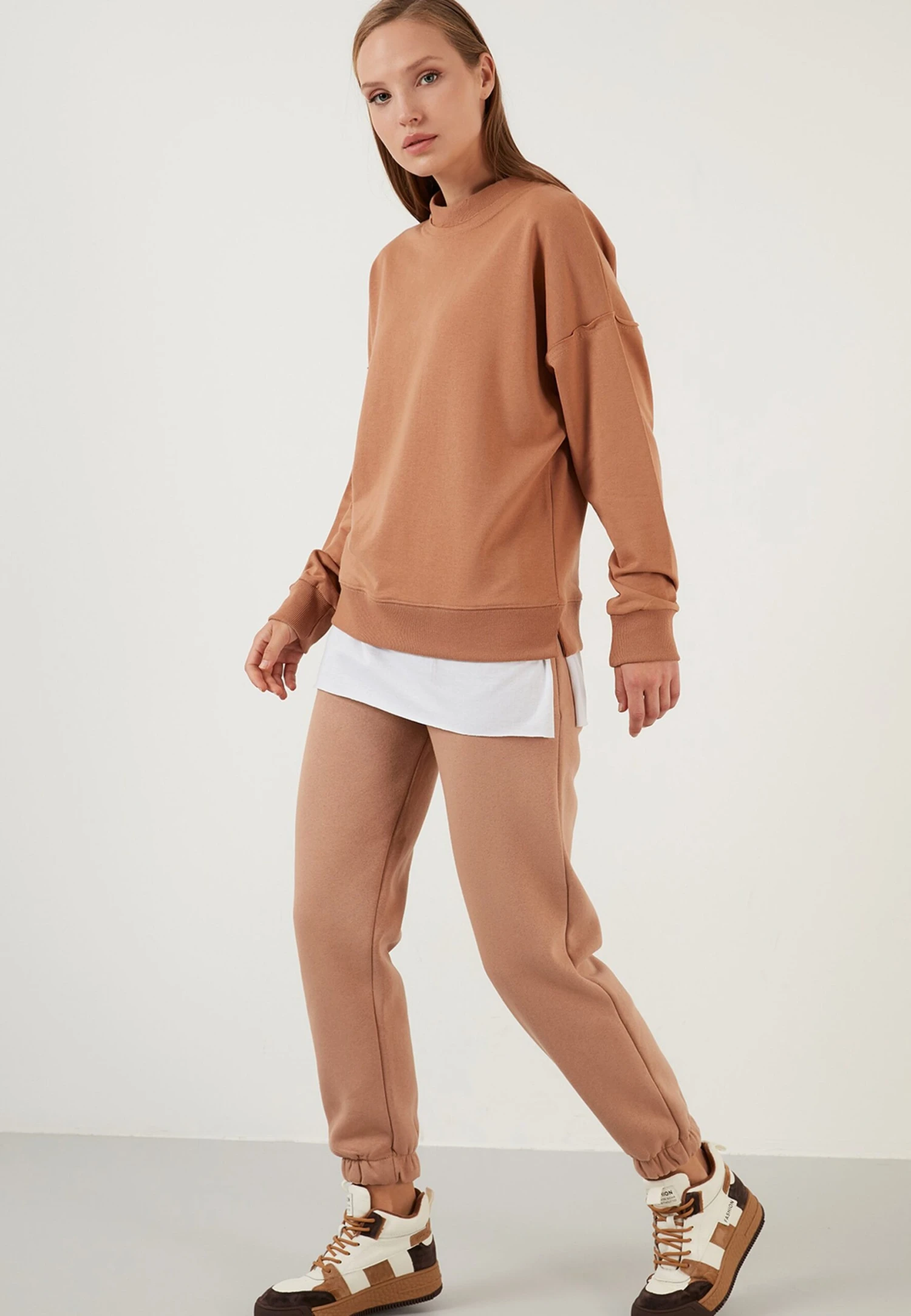 LELA Loose Fit - Sweater - Camel - Afbeelding 2