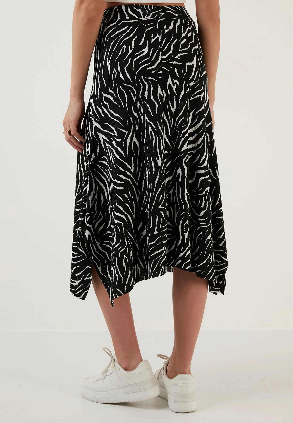 LELA Midi- A-Lijn Rok - Black White Striped - Afbeelding 3