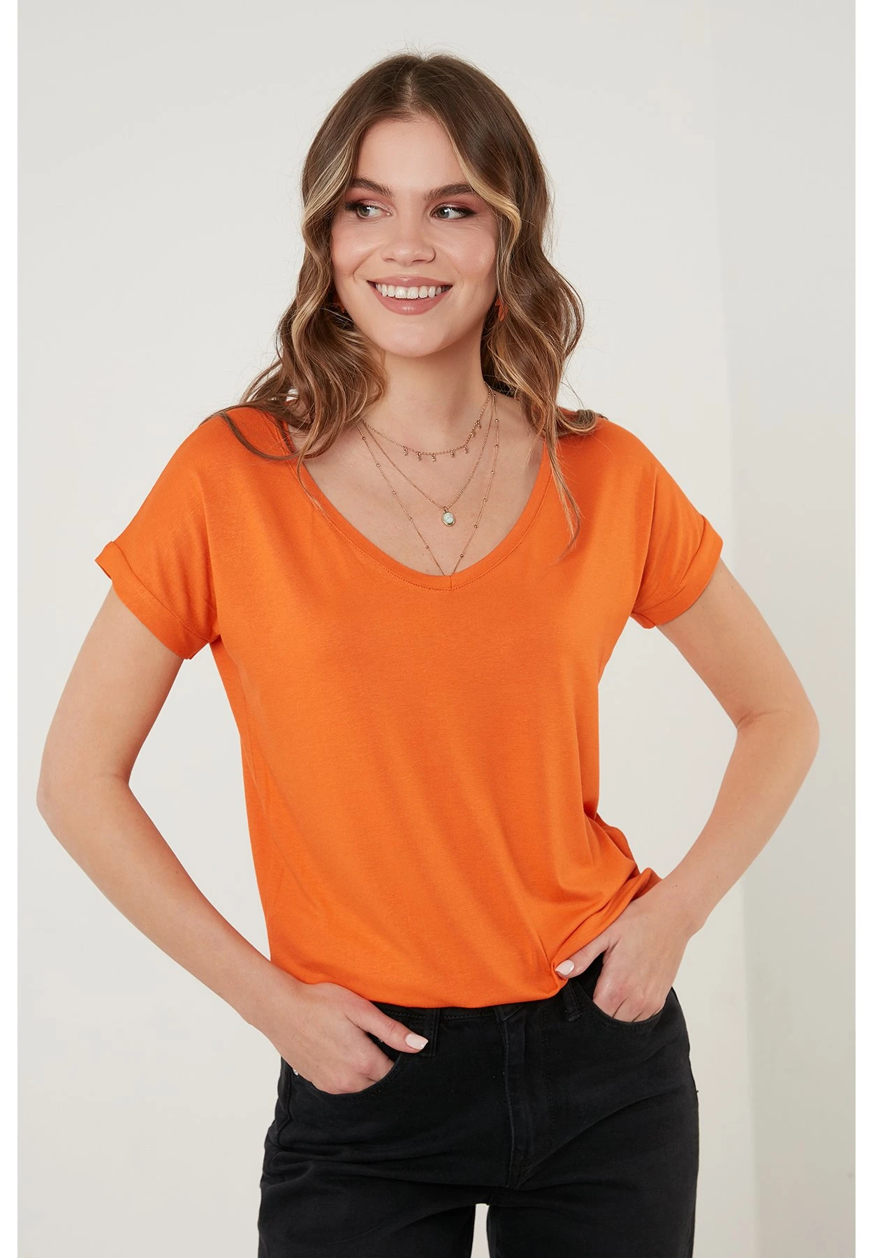 LELA V Neck- T-Shirt Basic - Orange Color - Afbeelding 5