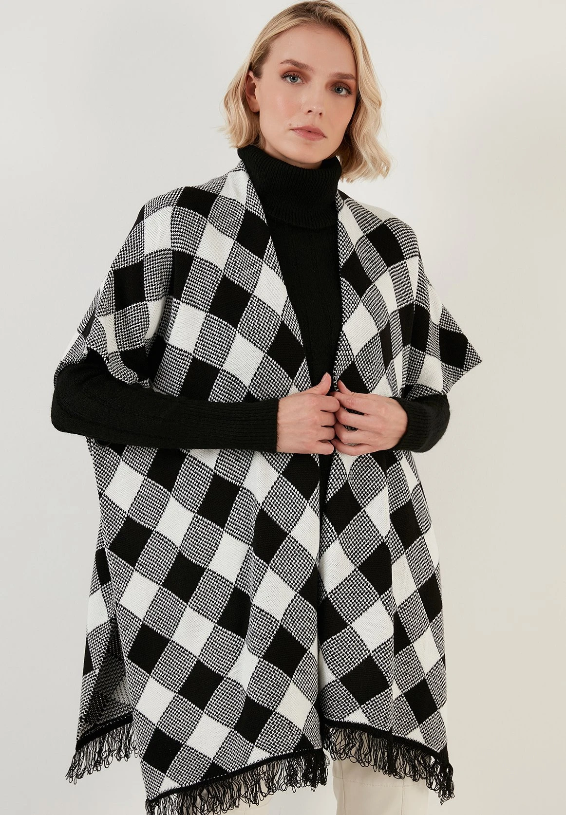 LELA Poncho - Black Ecru