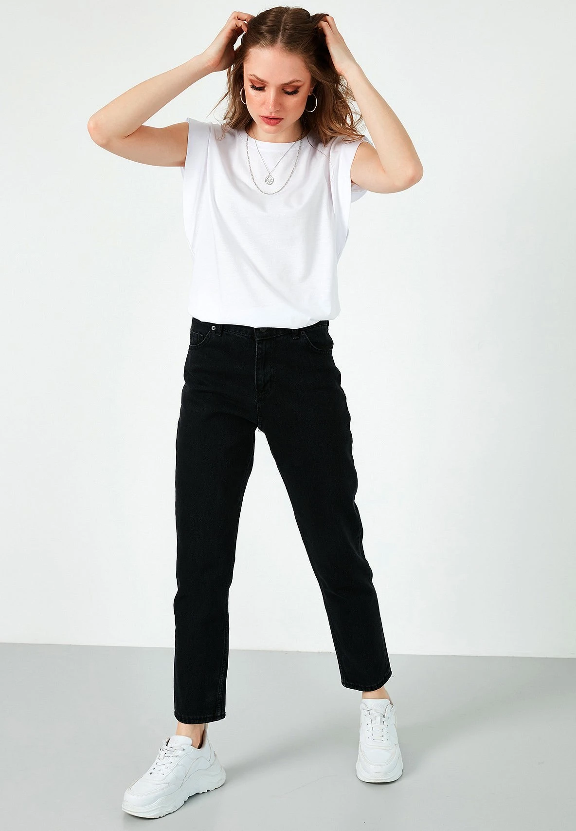 LELA Crew Neck - T-Shirt Basic - White - Afbeelding 2