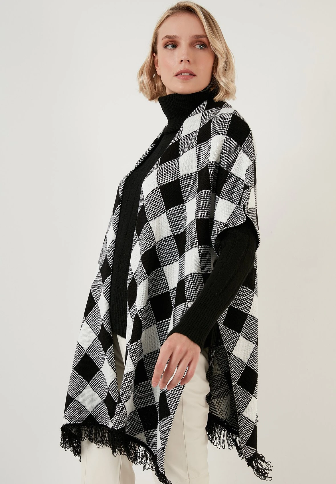 LELA Poncho - Black Ecru - Afbeelding 5