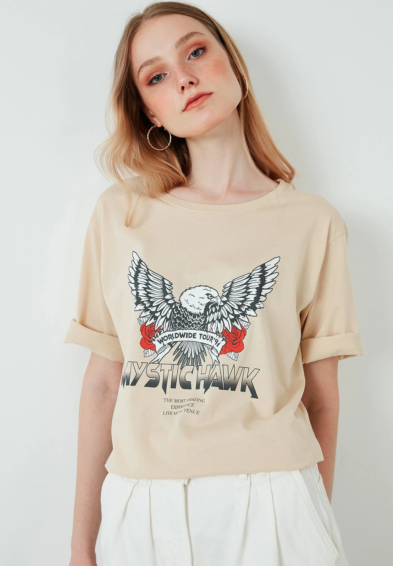 LELA Loose Fit - T-Shirt Print - Stone Colored